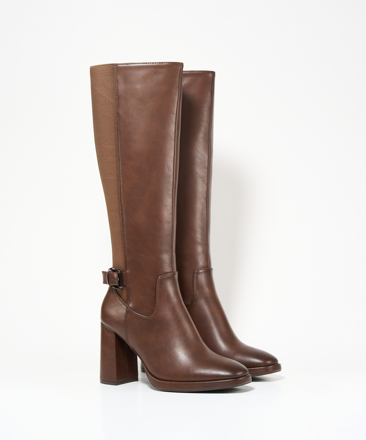 Botas altas salto fivela